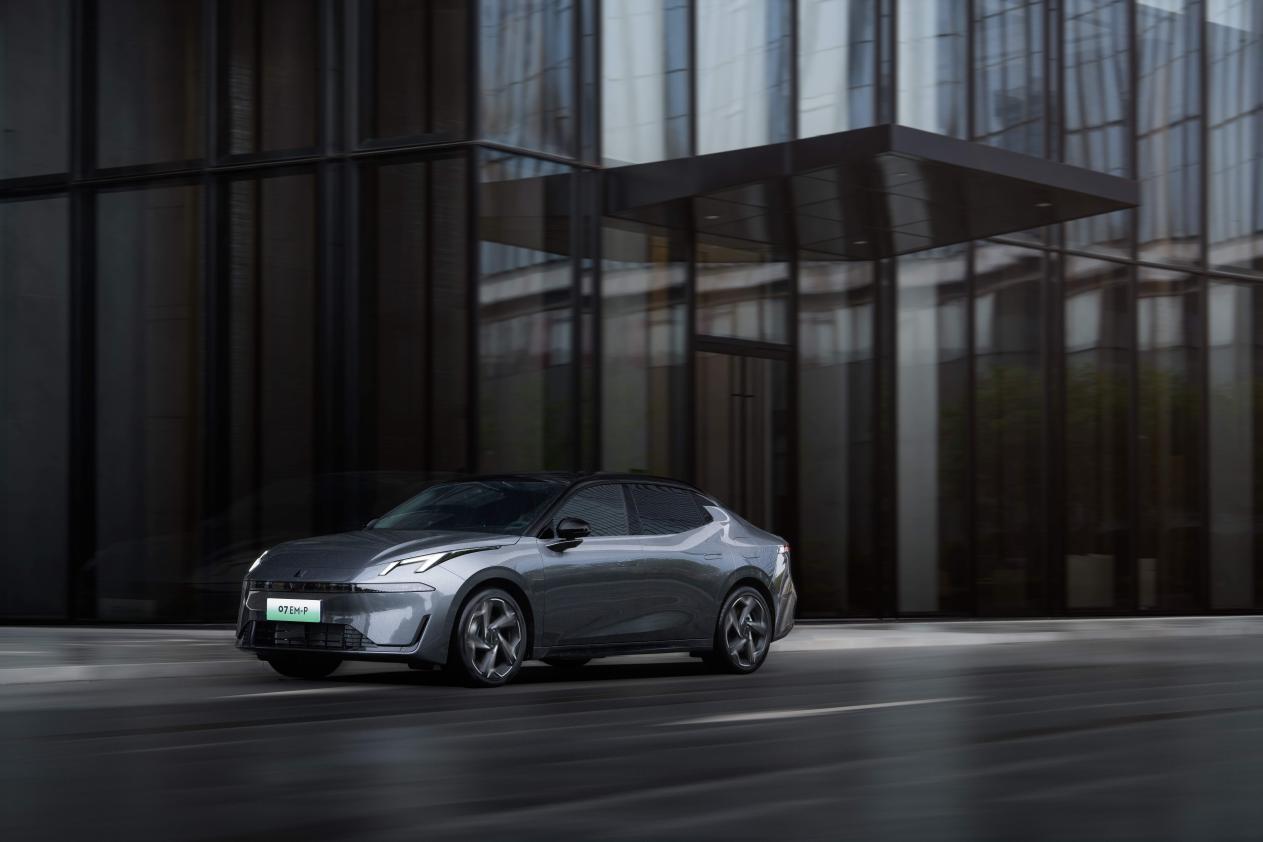 汽车智能新高度，新OTA怎样塑造领克07EM-P的魅力？