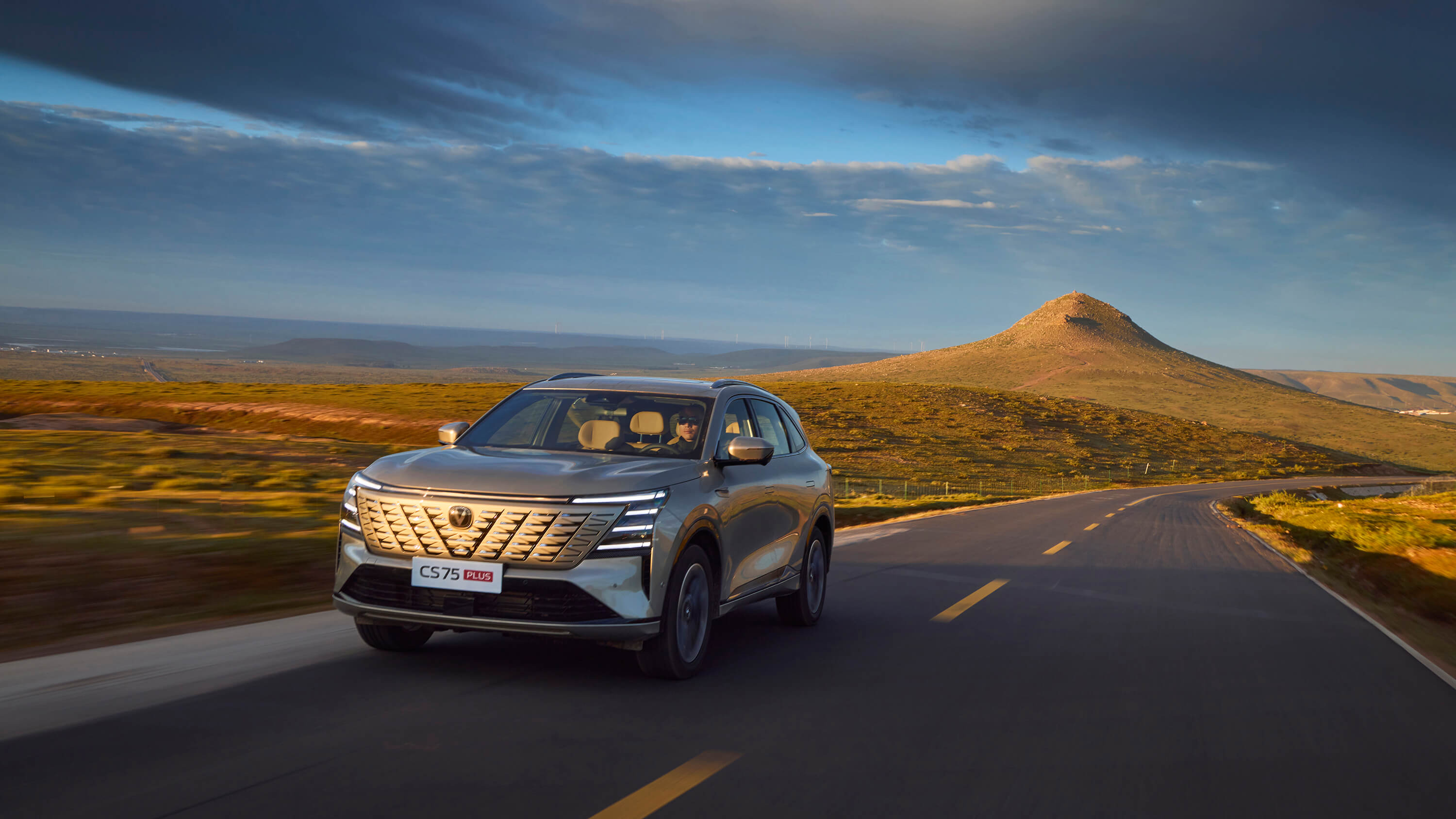 13万SUV长安第四代CS75PLUS和星越L谁更懂生活