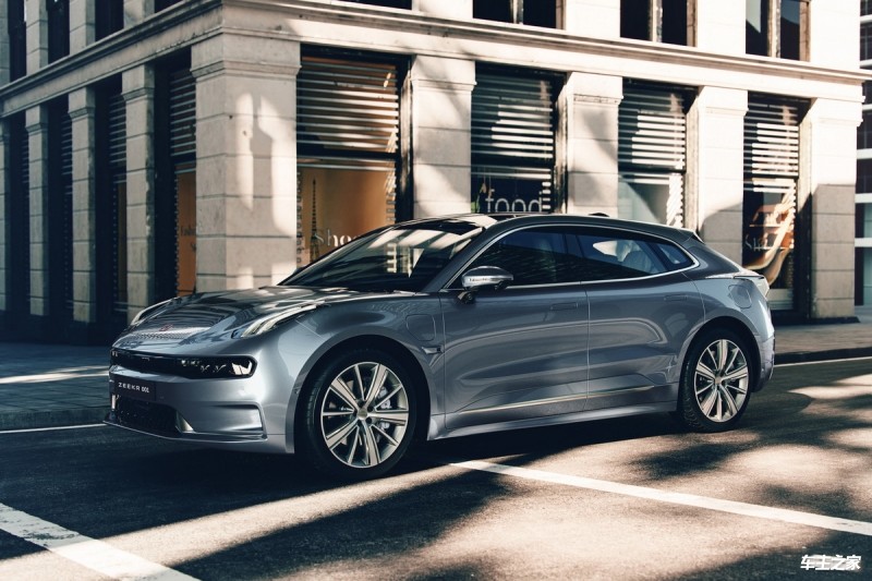 极氪001 全部在售 2026款 2025款 2024款 2023款 2022款 2021款成都极氪001最新报价26.98万起 暂无优惠