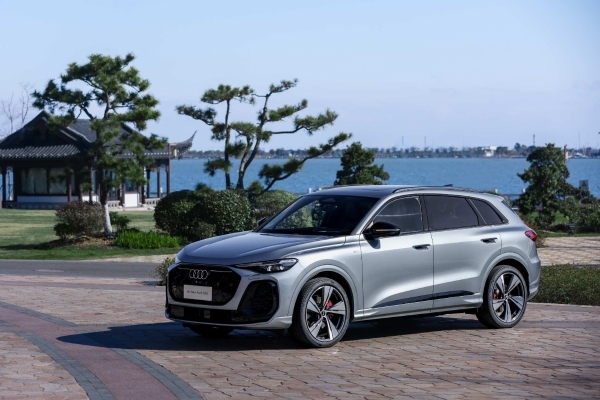 全新奥迪Q5L动力革新，兼顾高效与性能