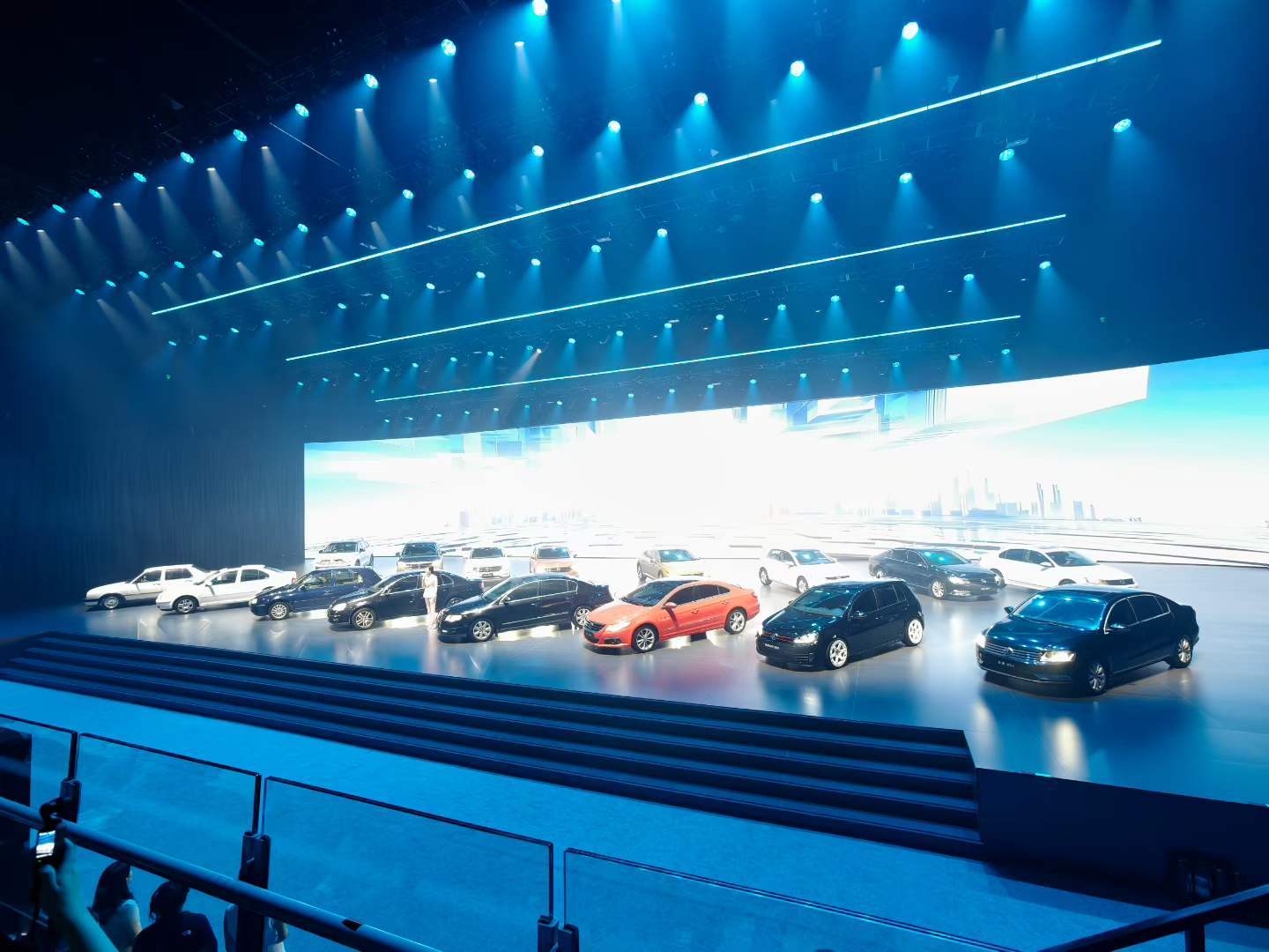 35年从头越，3000万用户严选，一汽大众五车齐发